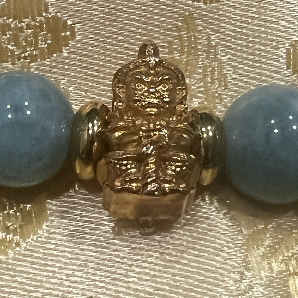 Thailand green beaded Jade Bracelet with Gold Beads - stretches - Picture 4 of 6